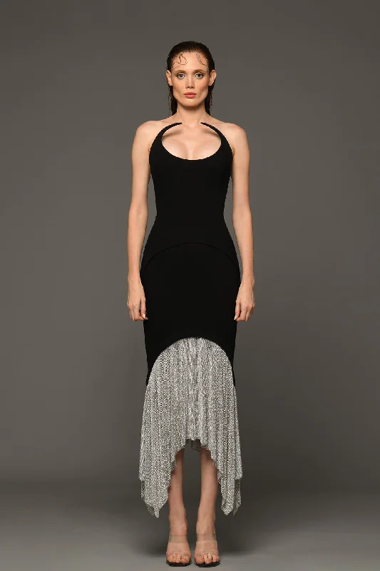 Pointed neckline crepe dress featuring crystal chainmail